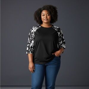 LuLaRoe black/white top with stretch, EUC, size 3 XL